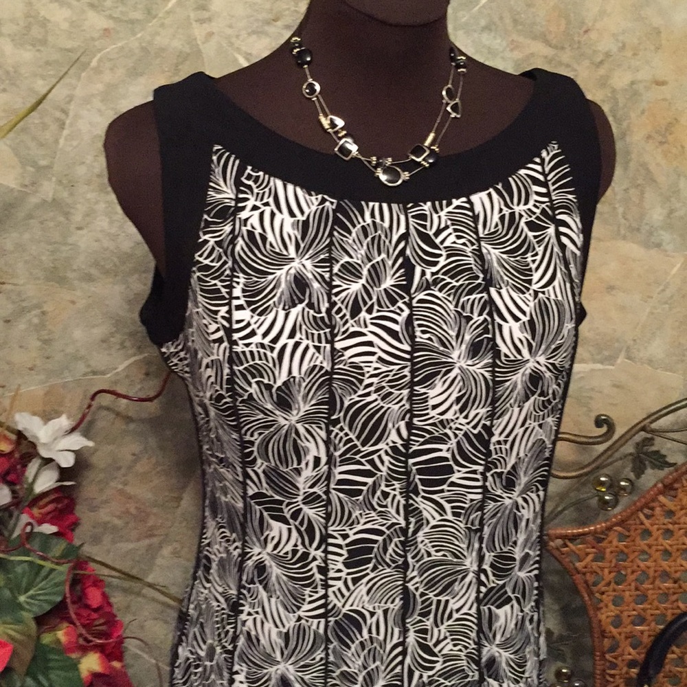 Dress. Hello gorgeous! Classic black-and-white. - Picture 3 of 8